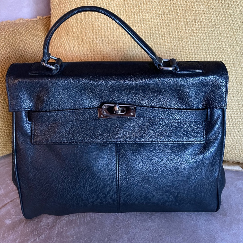Beautiful Fossil black leather handbag